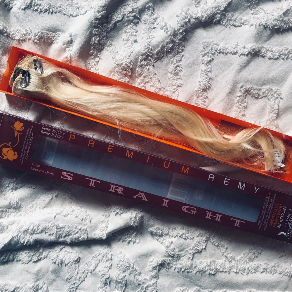 Blonde 18 inch clip in extensions